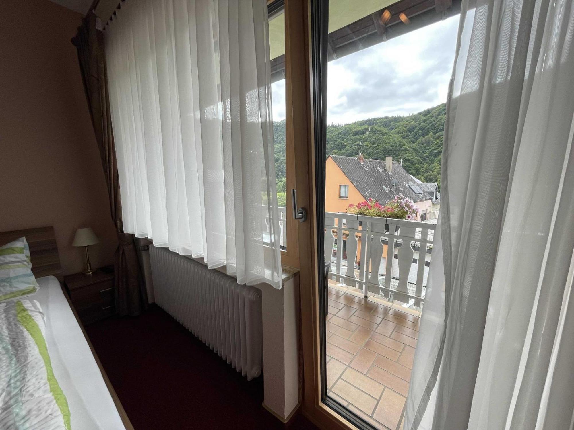 Hotel Zur Mosel Minheim Eksteriør bilde