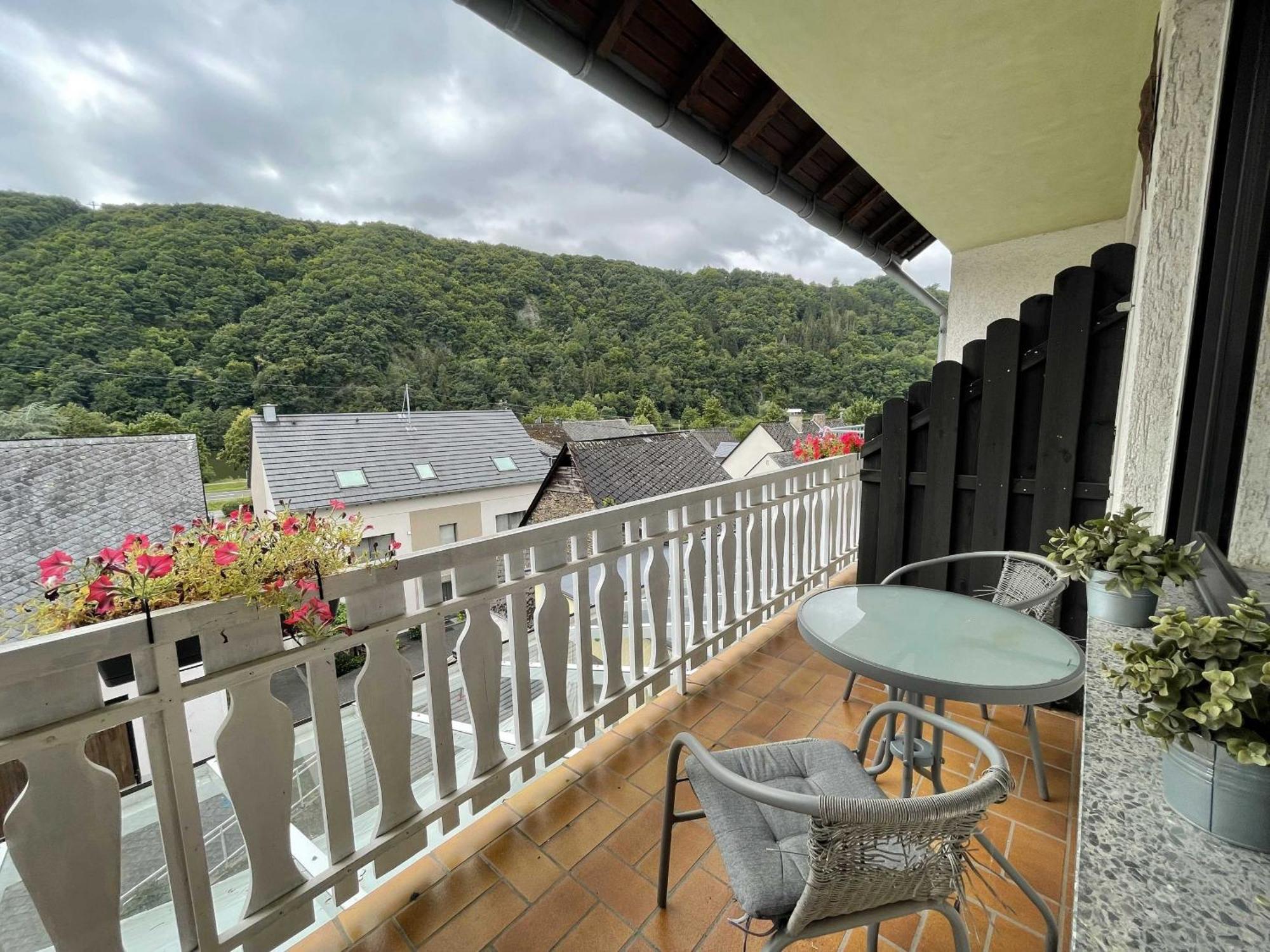 Hotel Zur Mosel Minheim Eksteriør bilde