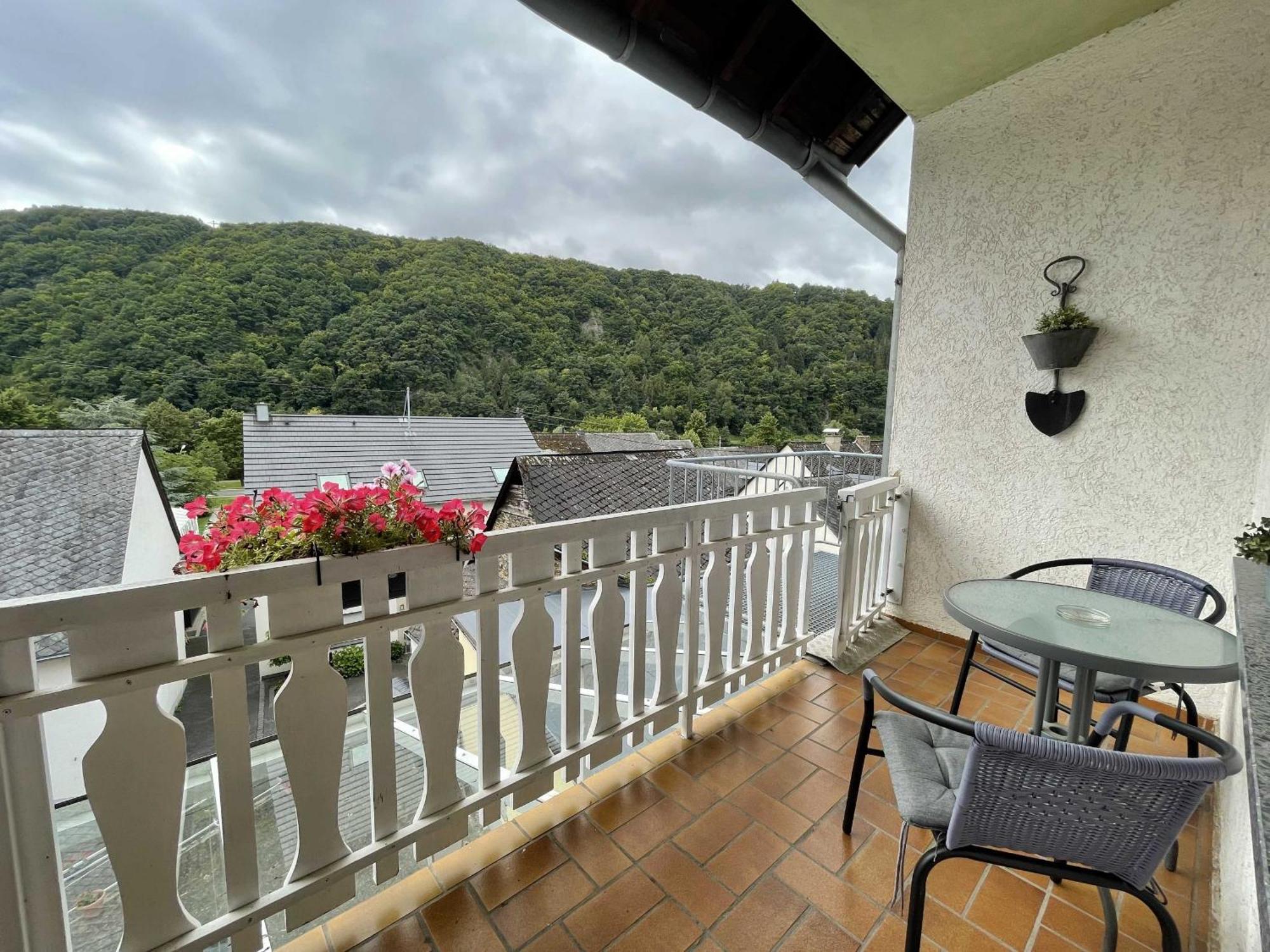 Hotel Zur Mosel Minheim Eksteriør bilde